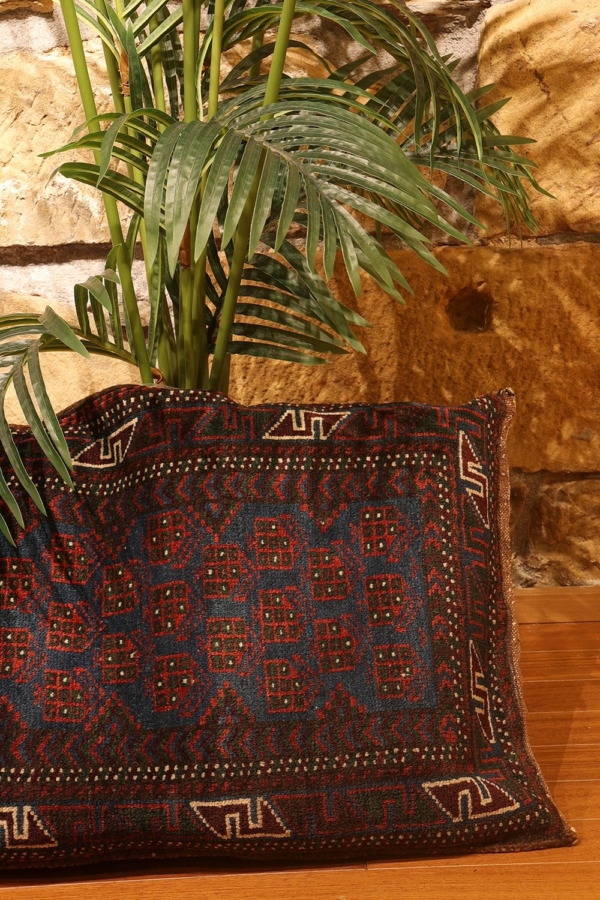 Antique Baluch pillow or balisht from Afghanistan. 88x51 cms - Image 3