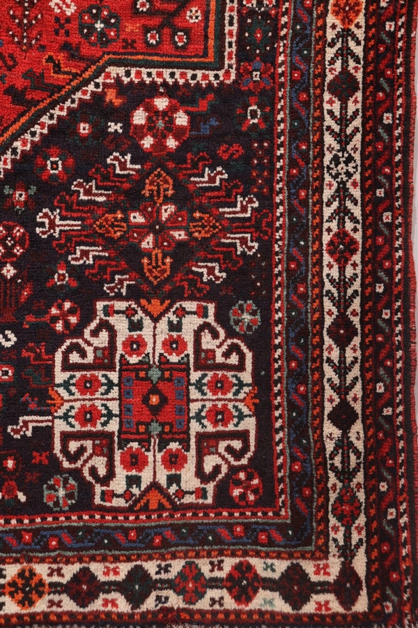 Semi-antique Qashqai rug from Iran. 202x154 cms - Image 4