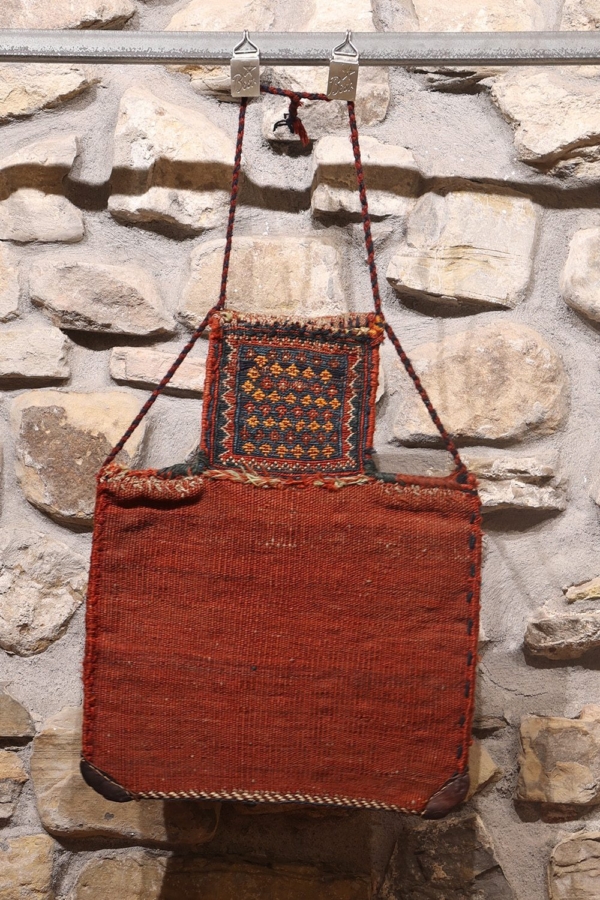 Antique Arabic salt bag or namakdan from Irán. 53x43 cms - Image 8
