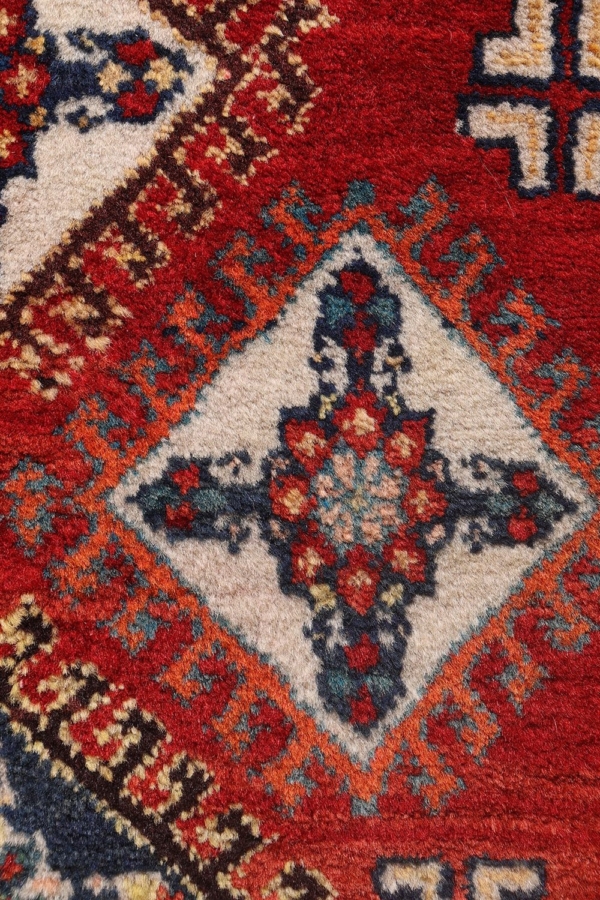 Semi-antique Qashqai rug from Iran. 208x118 cms - Image 8