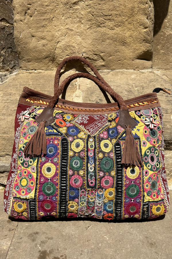 Bolsos bordados vintage de Gujarat, India.