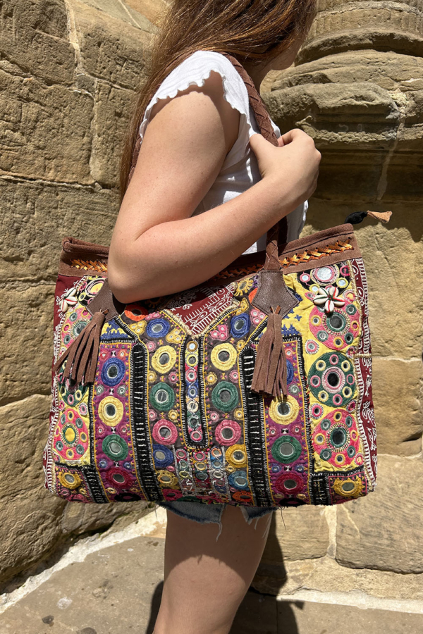 Bolsos bordados vintage de Gujarat, India. - Imagen 2