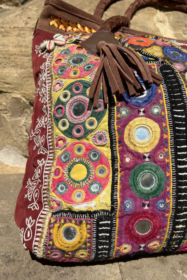 Bolsos bordados vintage de Gujarat, India. - Imagen 7