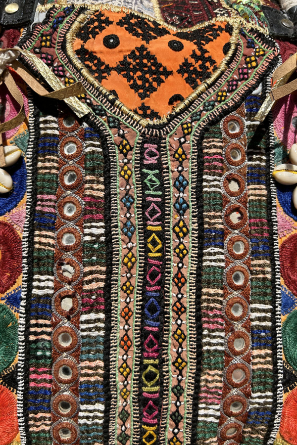 Vintage embroidered Gujarati bag from India. - Image 4