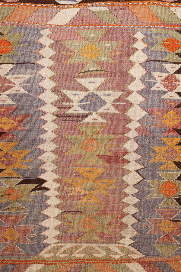 Vintage Çukurçimen kilim from Turkey. 131x118 cms - Image 3