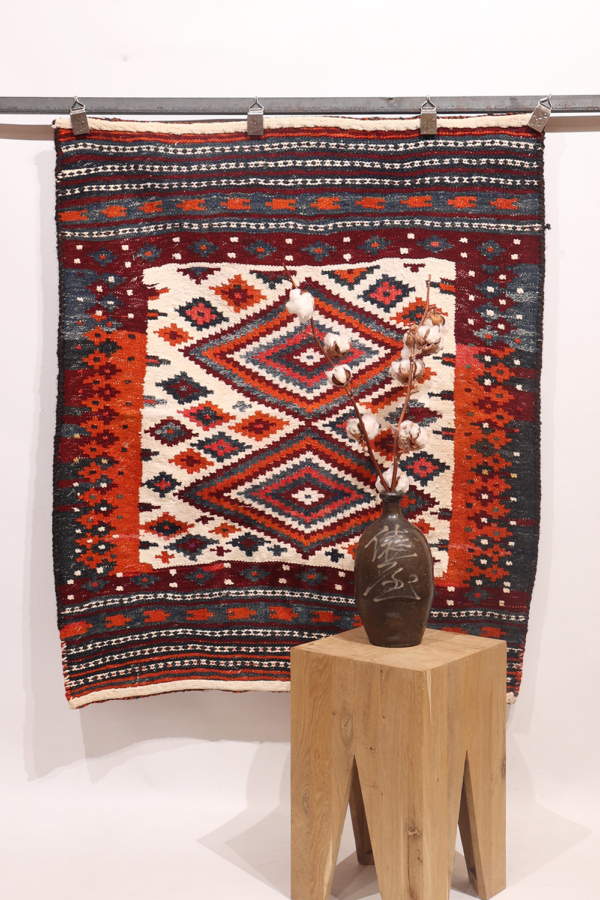 Semi-antique Bakhtiari sofreh kilim from Iran. 112x95 cms