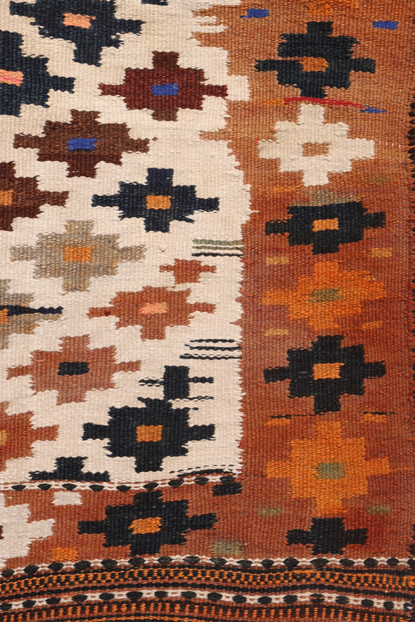 Kilim sofreh semi antiguo Bakhtiari, Irán. 103x88 cms - Imagen 4