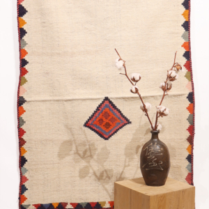 Sofreh o kilim vintage de Qashqai, Irán. 148x96 cms