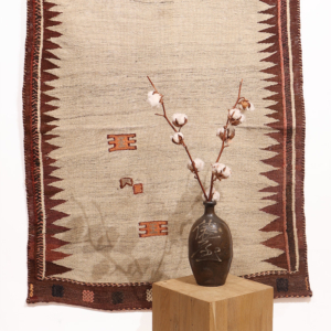 Kilim sofreh vintage Qashqai, Irán. 130x103 cms