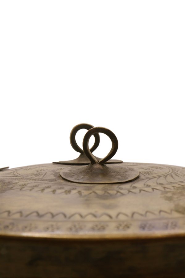 Caja grande antigua para nuez de Betel o "jali paan dan", India. 18 cms Øx11 cm - Imagen 6