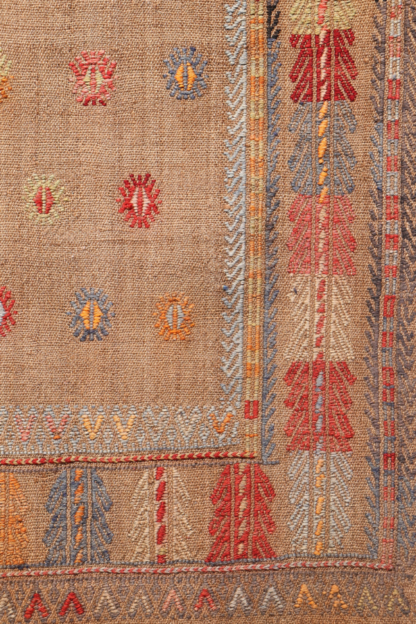 Antique Sivrihisar kilim from Turkey. 122x125 cms - Image 4