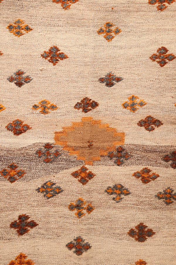 Semi-antique Qashqai kilim from Iran. 141x129 cms - Image 3