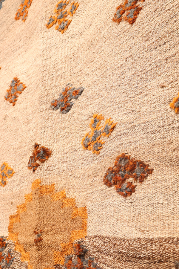 Semi-antique Qashqai kilim from Iran. 141x129 cms - Image 4