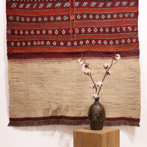 Vintage Qashqai kilim, Iran. 131x117 cms