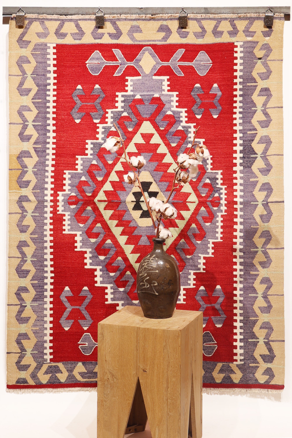 Vintage Esme kilim from Turkey. 142x102 cms
