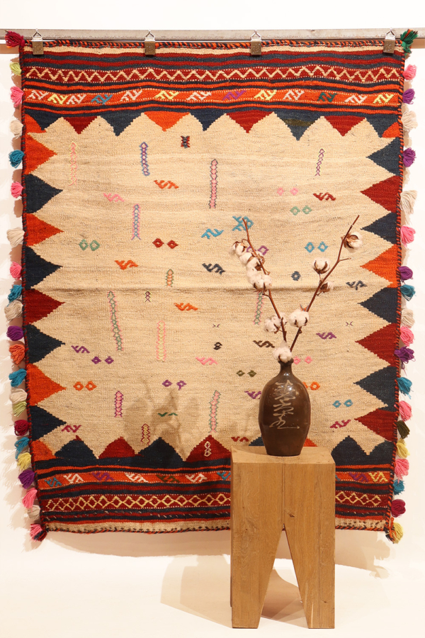 Kilim sofreh vintage Qashqai, Irán. 149x116 cms