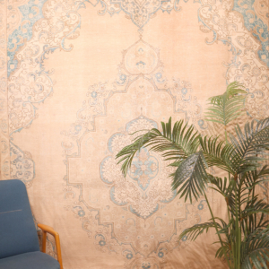 Vintage rug from Irán. 383x286 cms