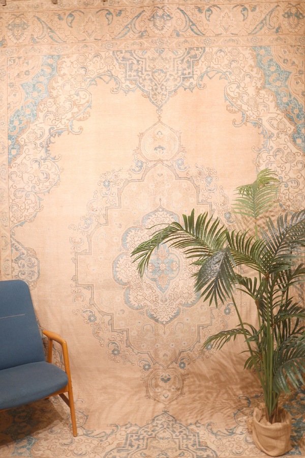 Vintage rug from Irán. 383x286 cms