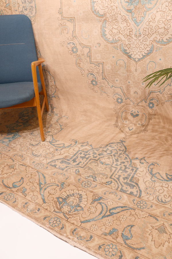 Vintage rug from Irán. 383x286 cms - Image 7