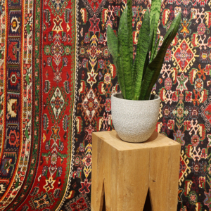 Vintage Kashkuli rug from Iran. 457x296 cms