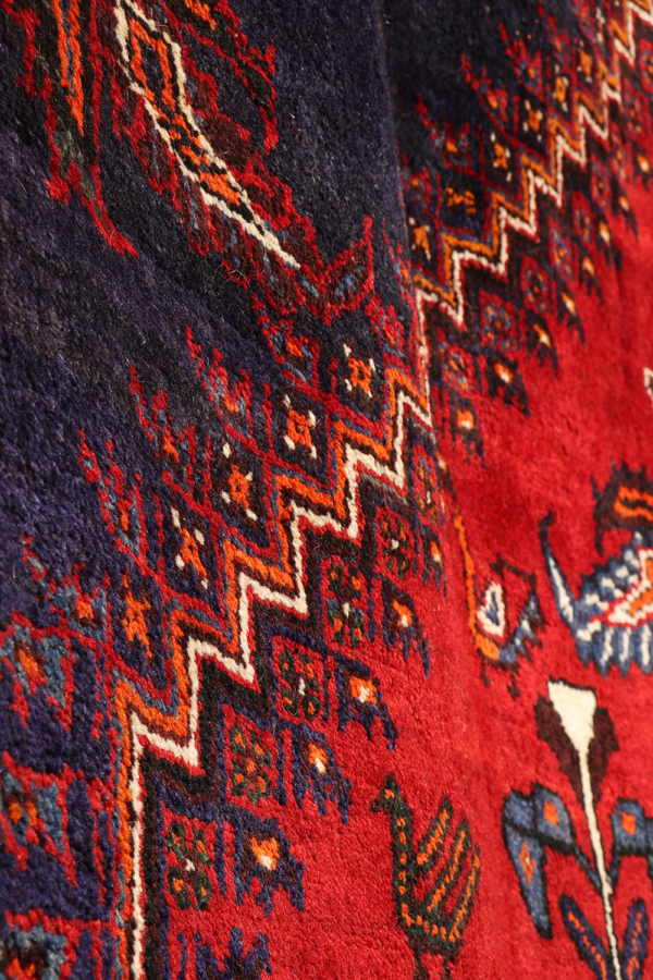 Semi-antique Basseri rug from Shiraz, Iran. 377x268 cms - Image 8