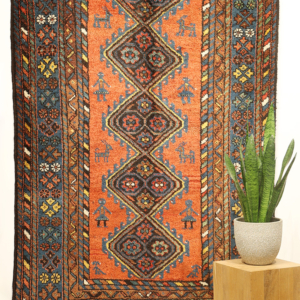 Antique Arab rug from Irán. 285x125cms