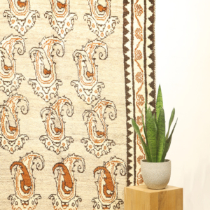 Semi-antique Qashqai gabbeh rug from Iran. 284x133 cms
