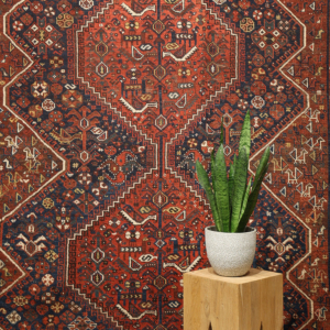 Antique Arab rug from Shiraz, Iran. 315x197 cms