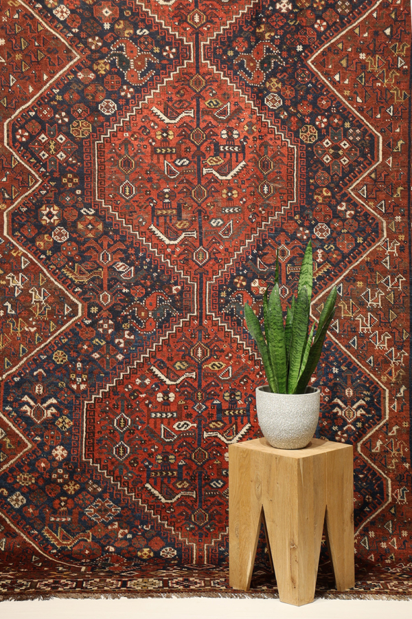 Antique Arab rug from Shiraz, Iran. 315x197 cms