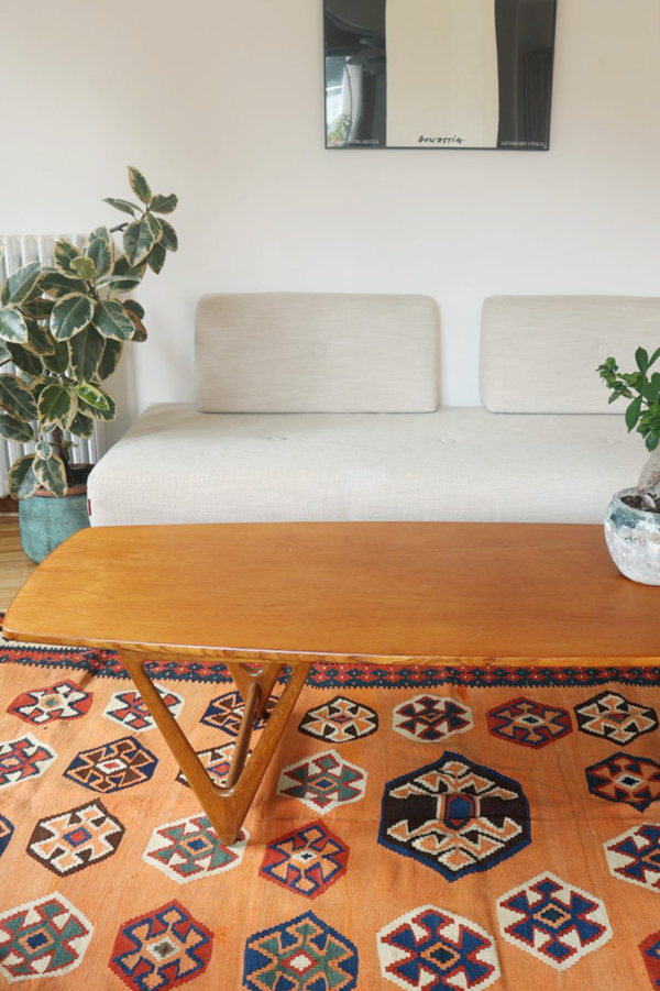 Semi-antique Qashqai kilim from Iran. 350x166 cms