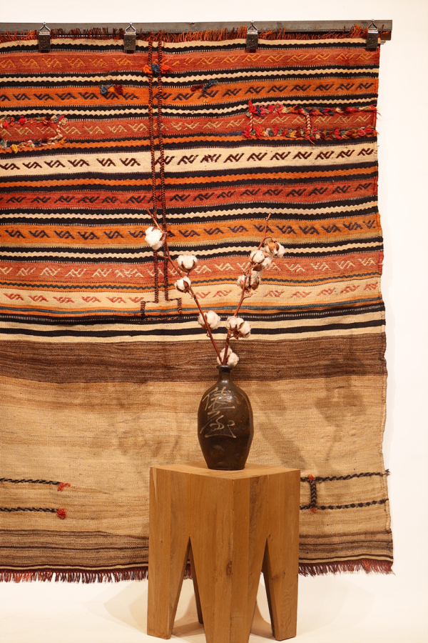 Semi-antique Qashqai kilim from Iran. 148x130 cms