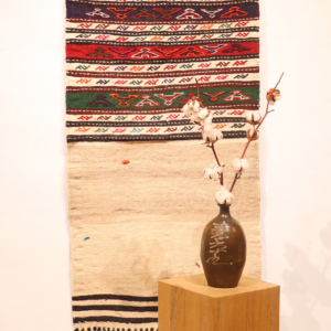 Vintage Qashqai kilim from Iran. 140x70 cms