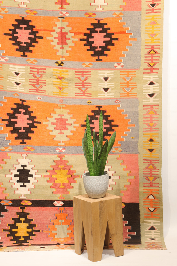 Vintage Ariklar kilim from Turkey. 305x170 cms