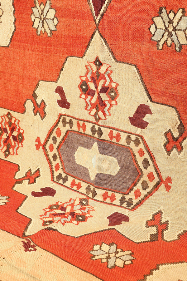 Vintage Goçmen kilim from Turkey. 350x260 cms - Image 9