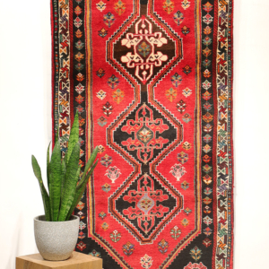 Vintage Shiraz runner, Iran. 257x87 cms