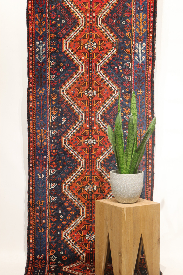 Antique Qashqai runner from Iran. 253x82 cms