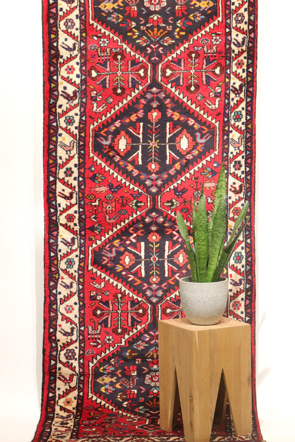 Vintage Bavanat runner from Iran. 281x96 cms