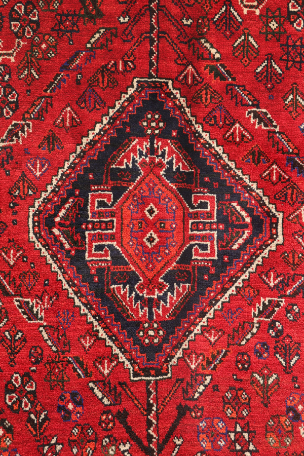 Vintage Qashqai rug from Iran. 268x173 cms - Image 5