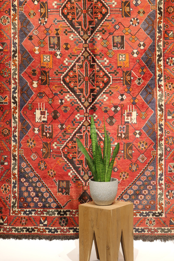 Semi-antique Luri or Lori rug from Iran. 240x154 cms