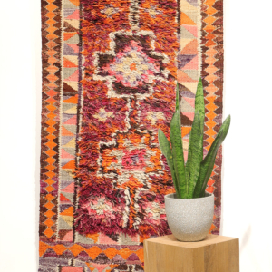 Vintage Herki runner from Iraq. 276x82 cms