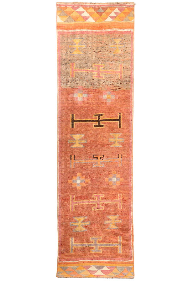 Vintage Herki Kurdish runner from Iraq. 294x81 cms - Image 2