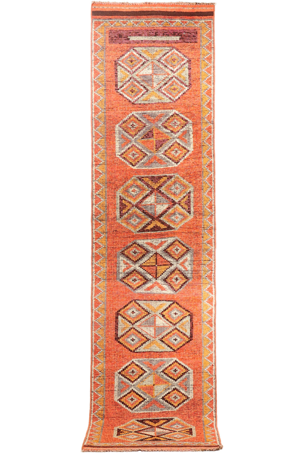 Vintage Herki Kurdish runner from Iraq. 330x85 cms - Image 2
