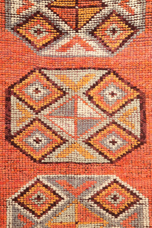 Vintage Herki Kurdish runner from Iraq. 330x85 cms - Image 4