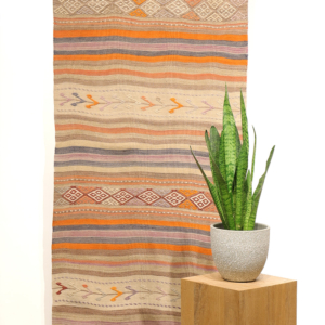 Semi-antique Balikesir kilim from Turkey. 280x72 cms