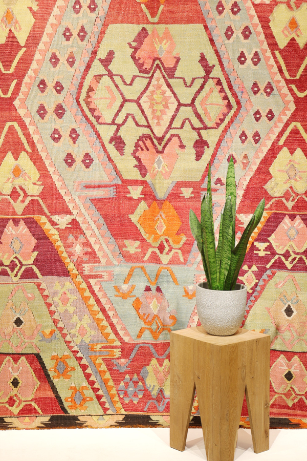Kilim semi-antiguo de Kandira, Turquía. 298x198 cms