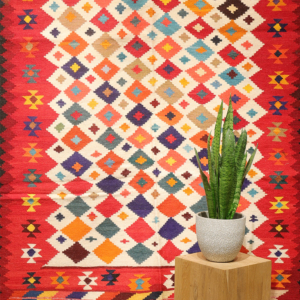 Vintage Qashqai kilim from Iran. 283x161 cms