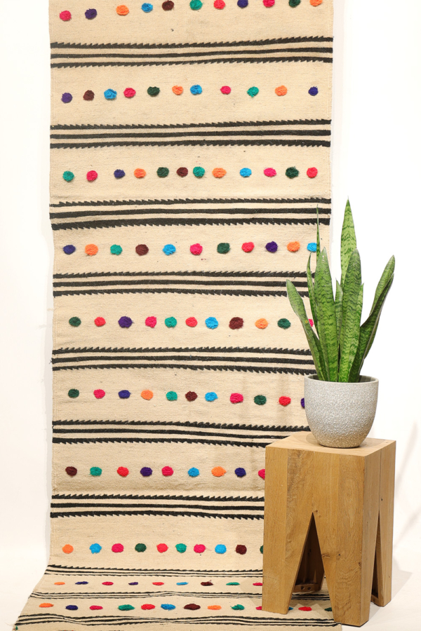 Kilim vintage de pasillo Qashqai, Irán. 346x83 cms