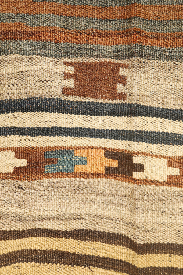 Antique Qashqai kilim from Iran. 288x158 - Image 4