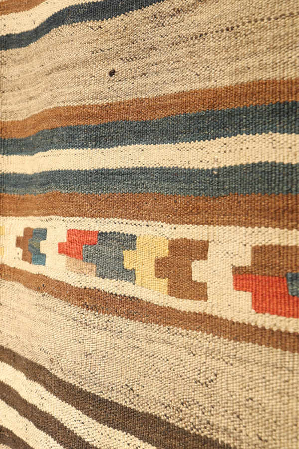 Antique Qashqai kilim from Iran. 288x158 - Image 7