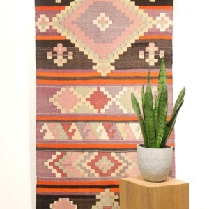 Kilim vintage de pasillo de Acipayam, Turquía. 305x84 cms